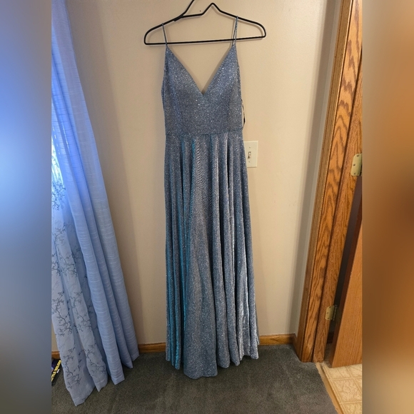 Windsor Elegant Blue Evening Gown - Picture 4 of 12